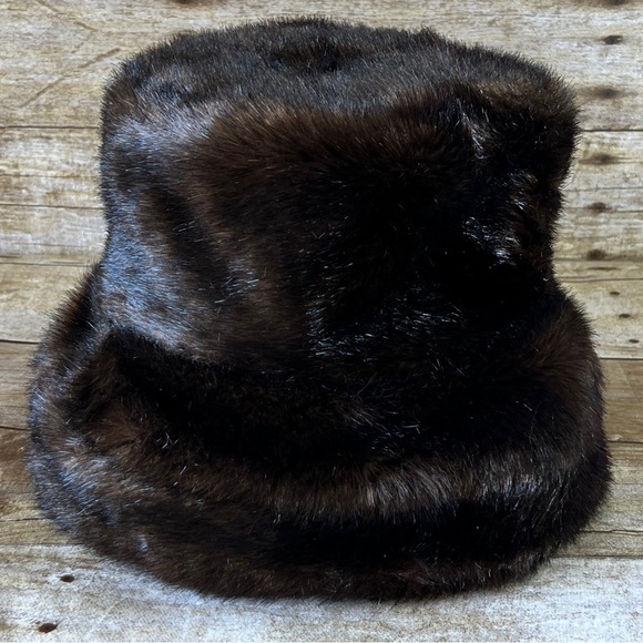 Luxurious One Size Womens Brown Fur Hat - Picture 10 of 11